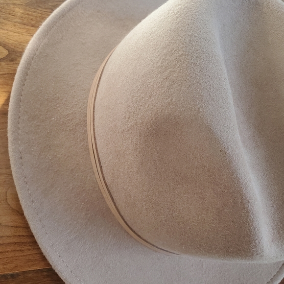 ANNA & AVA CAMEL FEDORA HAT - Picture 4 of 10